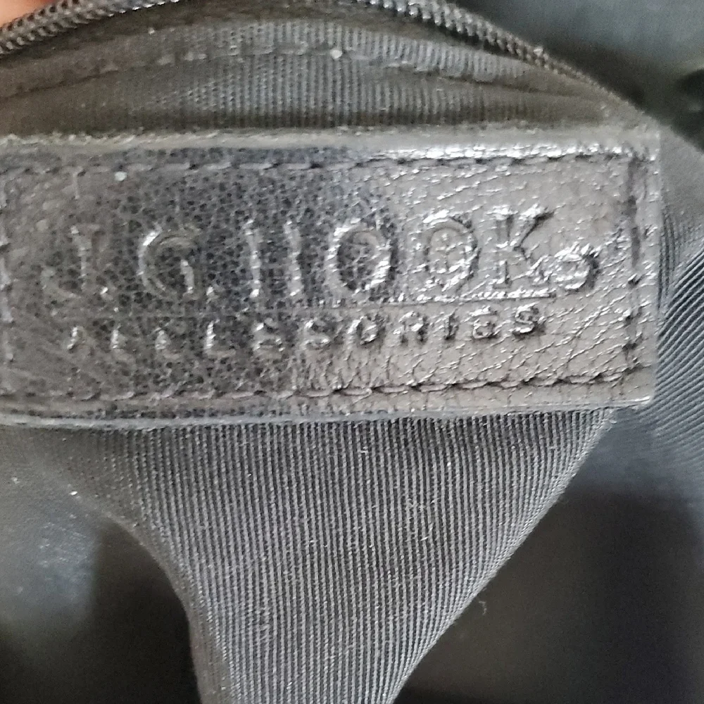 JG Hooks this sleek